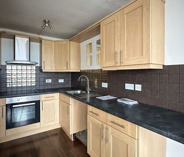 2 Bedroom - Photo 5