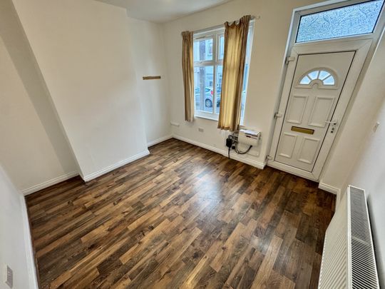 Park Road, Dudley, Netherton - Photo 1