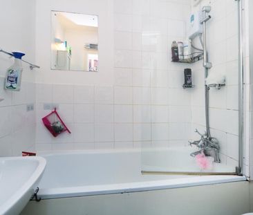 Lovelace Gardens, Surbiton, KT6 - Photo 5