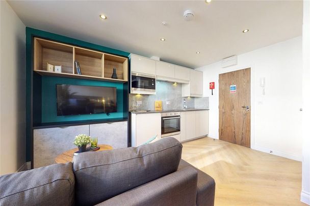 Studio to rent - Photo 1