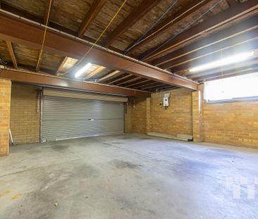 3-Bedroom Home in a Quiet, Leafy Location - Photo 3