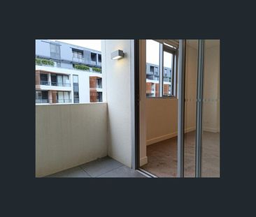 One Bedroom with Study Nook - Photo 6