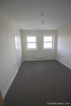 2 bedroom property to rent in London - Photo 4