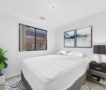 NEAT & COSY 3 BEDROOM - Photo 5