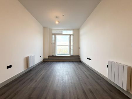 2 bedroom penthouse to rent - Photo 3