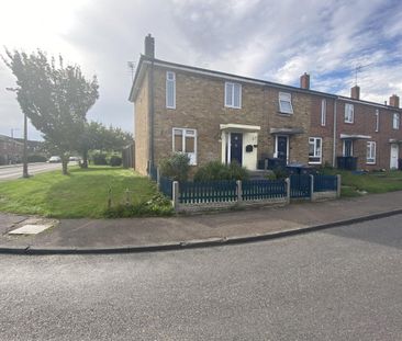 Hollyfield - Photo 2