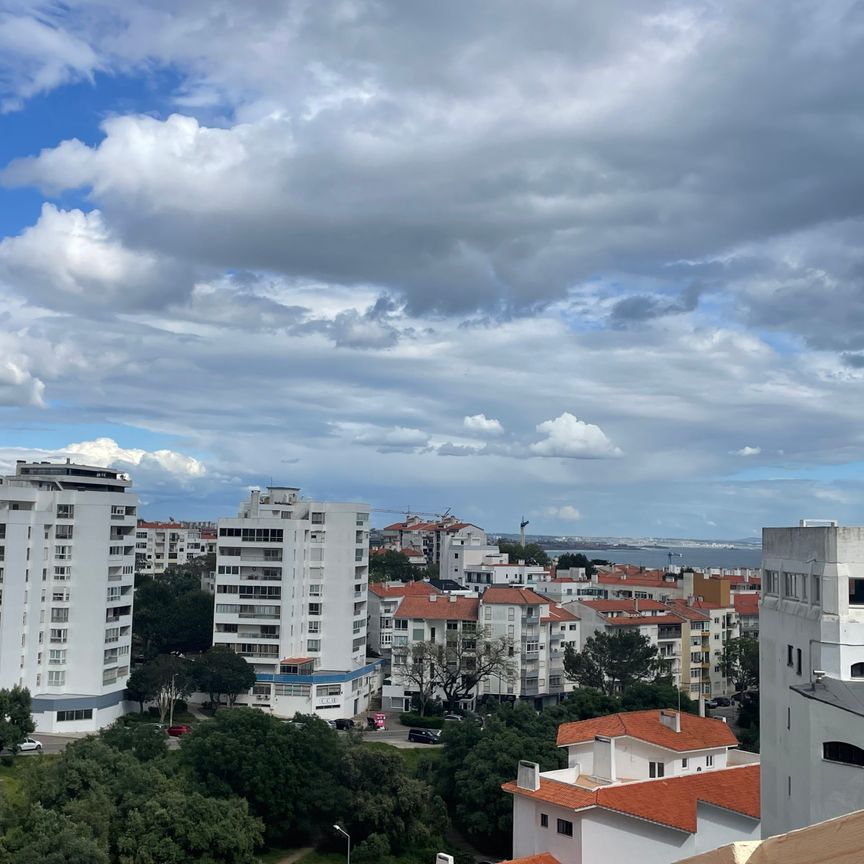 Fantástica Penthouse T4 duplex com móveis para arrendar no Bairro do Rosário Cascais - Foto 1