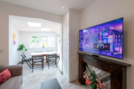 5 Bedroom Home – Medium Let - Photo 5