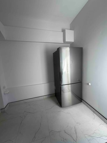 For Lease - 2245 Dundas Street Unit# 102, Toronto, Ontario - Photo 3