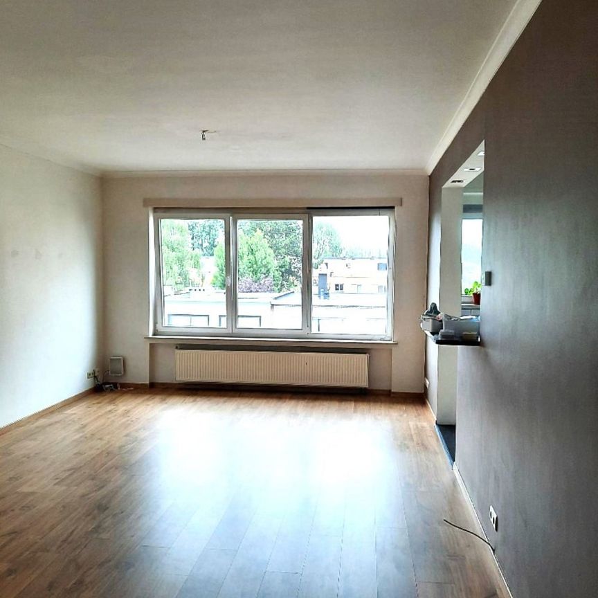 Appartement met 2 slaapkamers en terras in Merksem - Photo 1