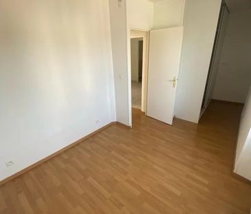 Location Appartement 3 pièces 37m² ST MAUR DES FOSSES 94210 - Photo 3