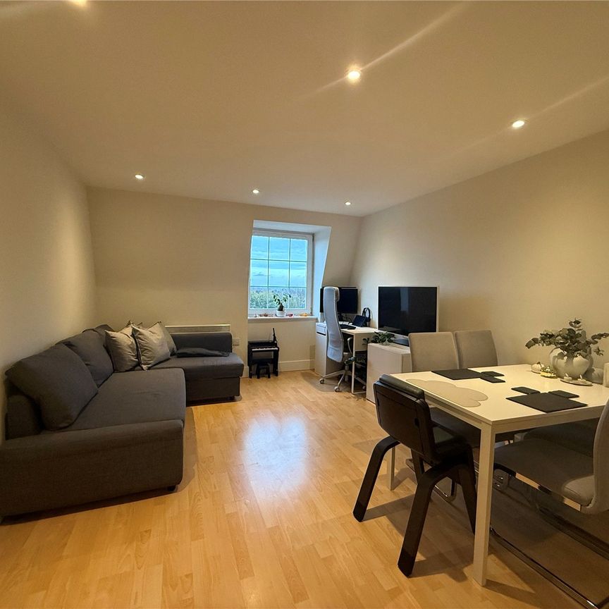 Central Walk, Station Approach, Epsom, Surrey, KT19 8BY - Photo 1