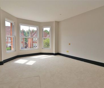 4 bedroom detached house to rent - Photo 3