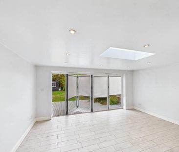 4 bedroom semi-detached house to rent - Photo 5