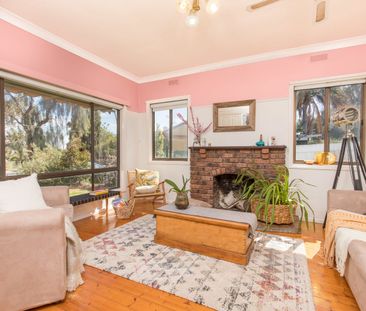 Rustic charm & character. - Photo 1