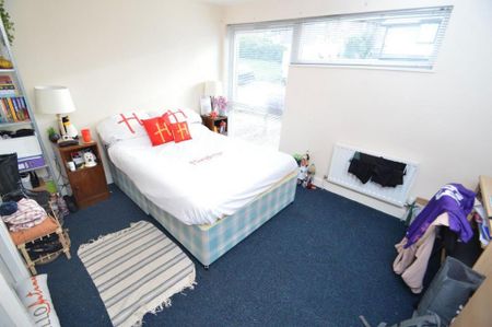 6 bedroom house to rent - Photo 2