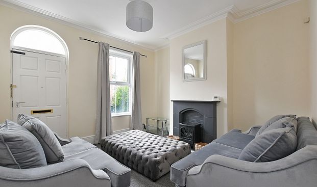 Amazing 3 Bed Student House - Photo 1