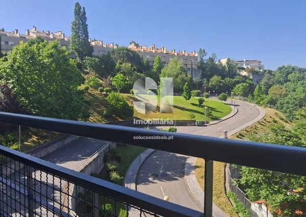 Apartamento T5 em Coimbra
