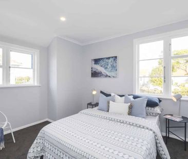 3 BEDROOM - ROSLYN - Photo 1