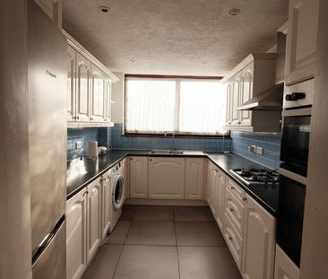 5 bedroom terraced house to rent - Photo 3