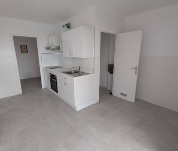 Location Appartement 3 pièces 69m² ANTIBES 06600 - Photo 4