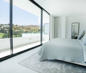 5 bedroom luxury Villa for rent in Benahavís, Andalusia - Photo 5