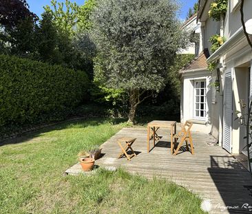 Location Maison 7 pièces 222m² FOURQUEUX 78112 - Photo 2