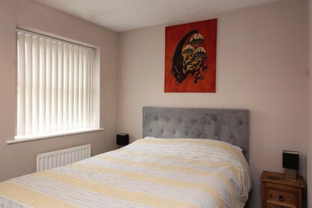 2 bedroom end of terrace house to rent - Photo 4