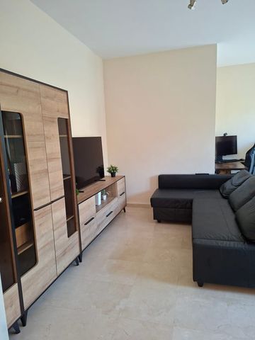 Appartement te huur - foto 2