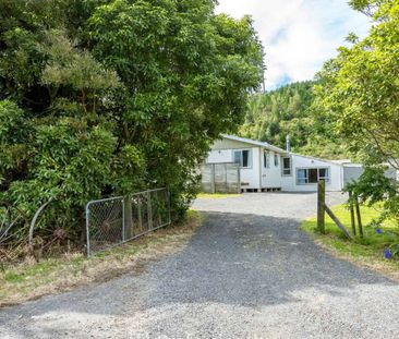 40a Colletts Road, Mangaroa - Photo 2