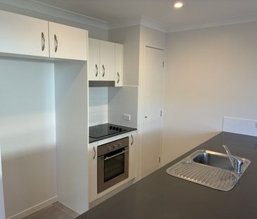 2/25 North Road, Wynnum West QLD 4178 - Apartment For Rent | Domain - Photo 4
