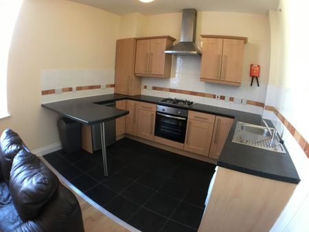 2 bedroom flat to rent - Photo 5