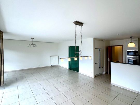 Appartement op centrale ligging te Sint-Andries - Photo 1