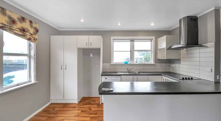 Family Home For You in Maungaraki - Photo 3