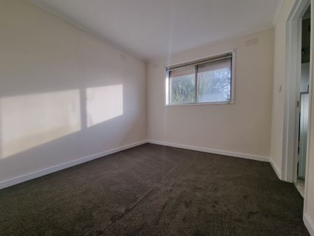 Conveniently Located One-Bedroom Flat in Mentone - Photo 4