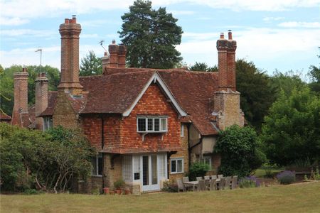 Charming Farmhouse in delightful rural setting with a wealth of character and outside space - Photo 2