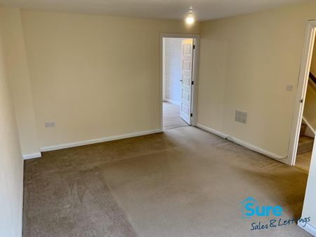 3 bedroom semi-detached house to rent - Photo 2