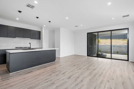 Luxury Living - Photo 3