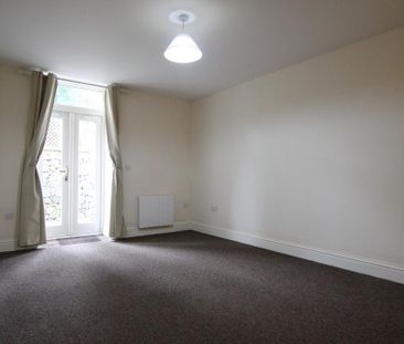 2 bedroom ground floor flat to rent - Photo 1