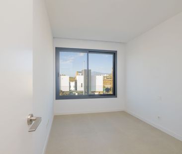 Semi-Detached House in Estepona - Photo 5