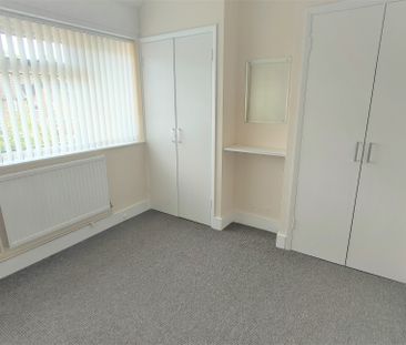 Poplar Close, Bury St. Edmunds, Honington - Photo 3