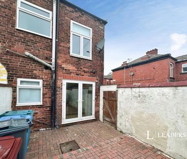 3 bedroom house to rent Abbey Hey Lane, Abbey Hey, Manchester, Grea... - Photo 3