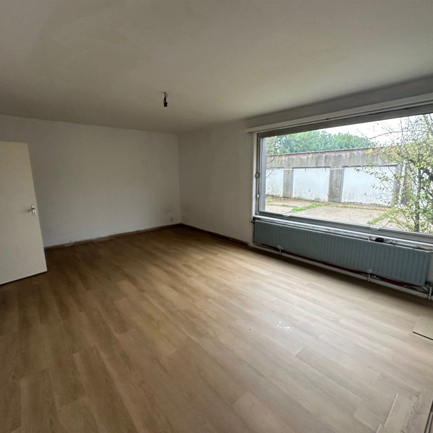 Gelijkvloers appartement met 2 slaapkamers - Photo 1