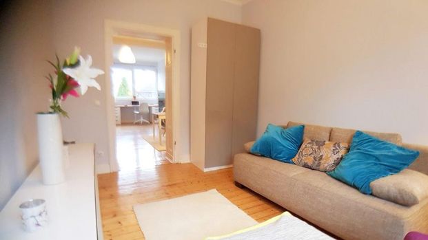 VOLLMÖBLIERTE GRÜNDERZEIT- SMARTHOME-TERRASSENWOHNUNG IN CITY- BESTLAGE - Photo 1