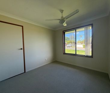 Charming 3 Bedroom Home in Regents Park - Ideal for Families! - Photo 1