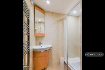 2 bedroom maisonette to rent - Photo 2