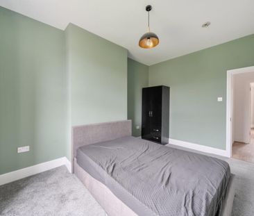 2 bedroom Flat To Let Total Size: 631 SQ FT - Photo 5