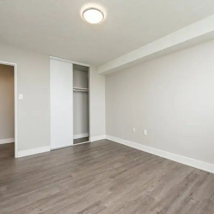 210 Steeles Avenue West — Spacious 1 Bedroom in Central Brampton - Photo 1