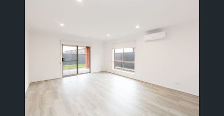 FAMILY HOME! - Photo 5