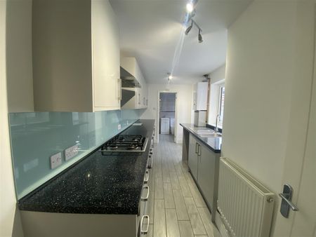 Price Street, Birkenhead - Photo 2